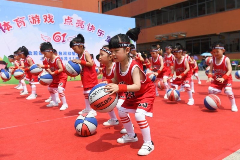 短道速滑世锦赛 ｜ 刘少昂1500米摘铜 加拿大收获三金