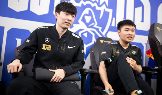 开幕式在东 开幕式在东